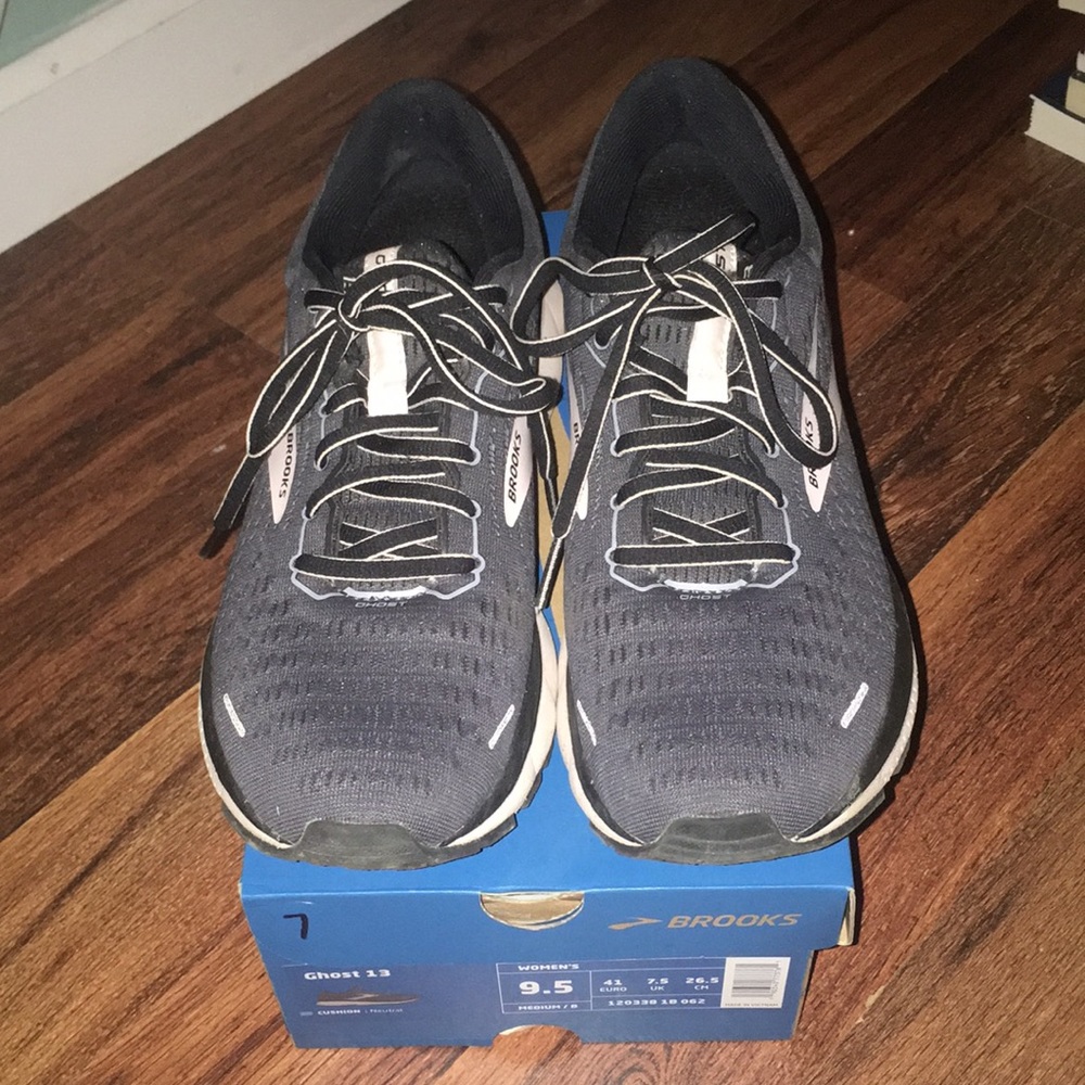 Brooks ghost 13 running shoe sz 9.5